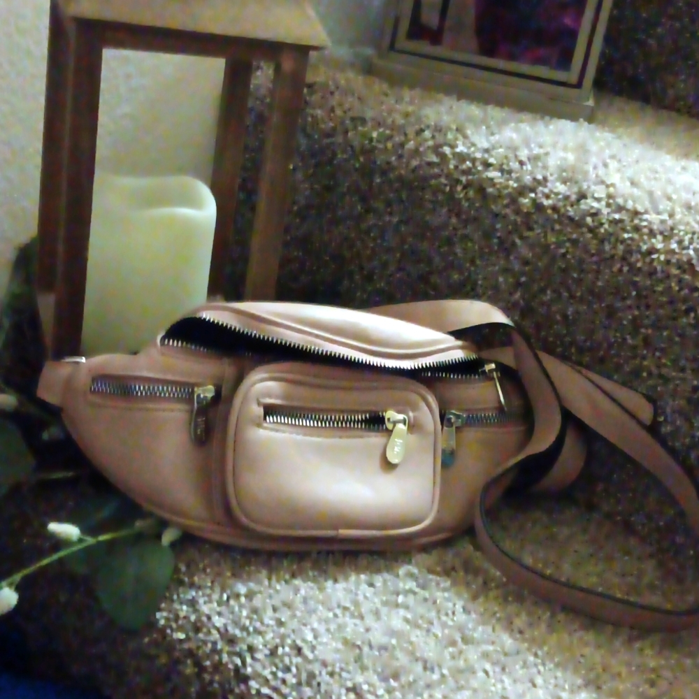 Imperial motion womens light pink fanny pack